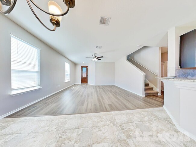 Foto del edificio - 13725 Vigilance St