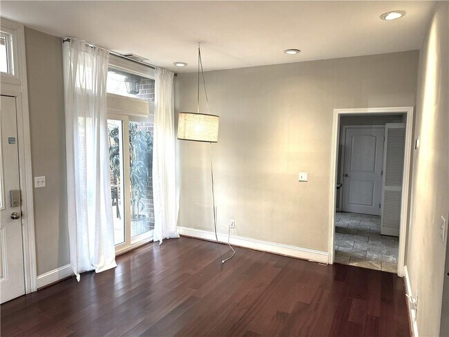 Foto del edificio - 654 Cleburne Terrace NE
