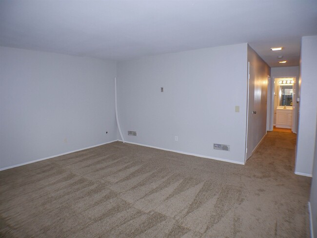 Building Photo - 5523 Adobe Falls Rd