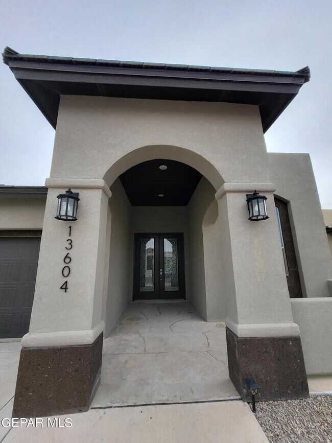 Building Photo - 13604 Hazlewood St