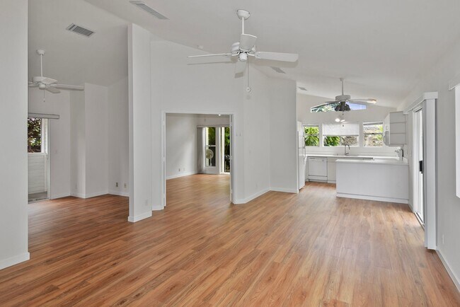 Foto del edificio - ***Pines II 2 Bedroom 2 Bath Fully Furnish...