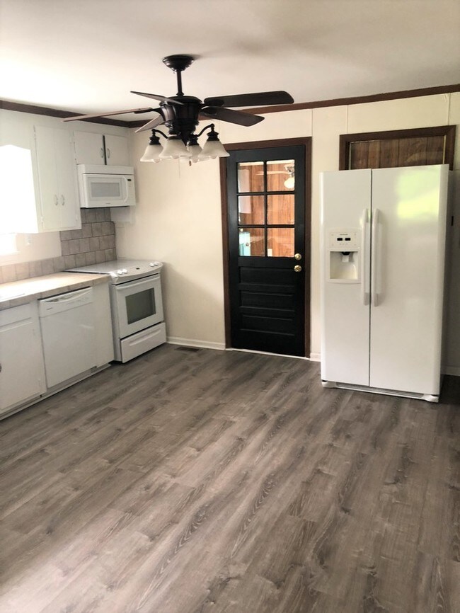 Building Photo - Single Family Home