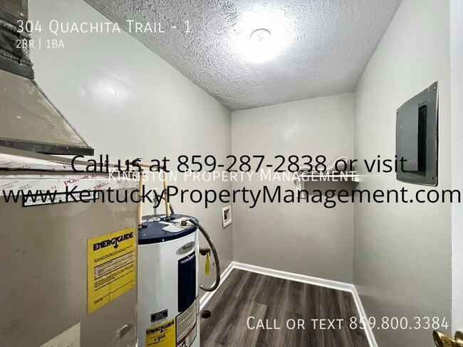 Building Photo - Spacious 2 bedroom 1 bath Now Available!
