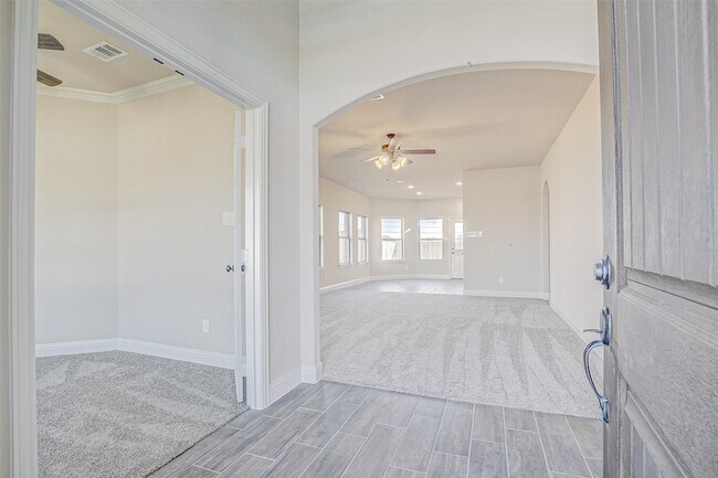 Building Photo - 7819 Cypress Dr