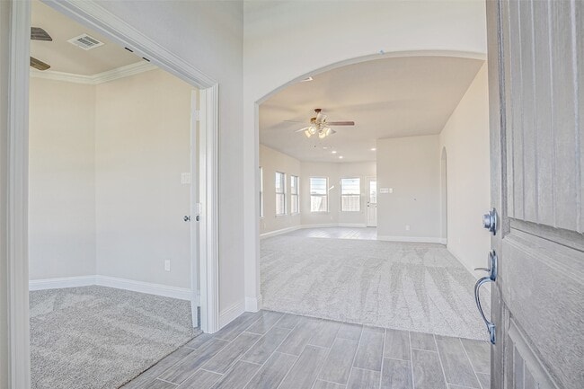 Foto del edificio - 7819 Cypress Dr