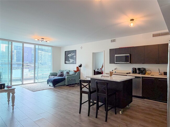 Foto del edificio - 90 SW 3rd St