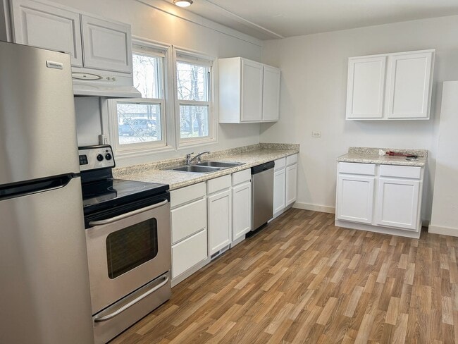 Building Photo - Cozy 2 bedroom 1 bath standalone home