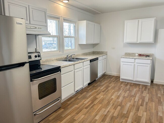 Foto del edificio - Cozy 2 bedroom 1 bath standalone home