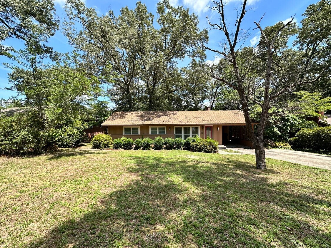 Primary Photo - Exclusively Offered By Muse Realty, LLC