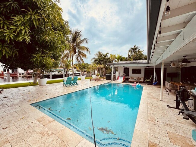 Foto del edificio - 2305 Magnolia Dr