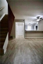 Building Photo - 5330 Balcones Dr