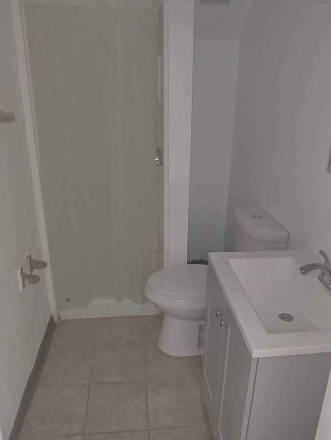 Building Photo - Golf Manor beauty - Complete update