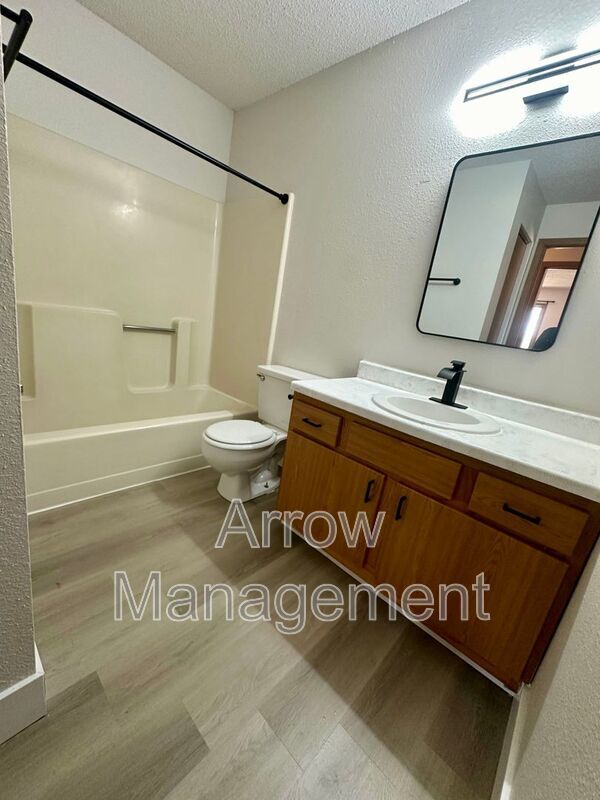 Foto del edificio - 2344 N 44th St