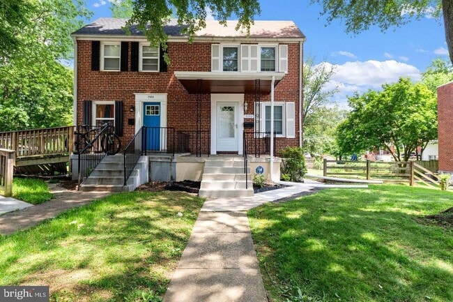 Building Photo - 7153 Greenwood Ave