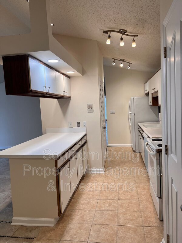 Foto del edificio - 7368 Rose Terrace Ct