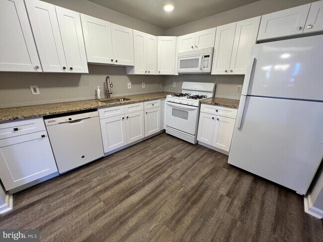 Building Photo - 6901 Spruce Mill Dr