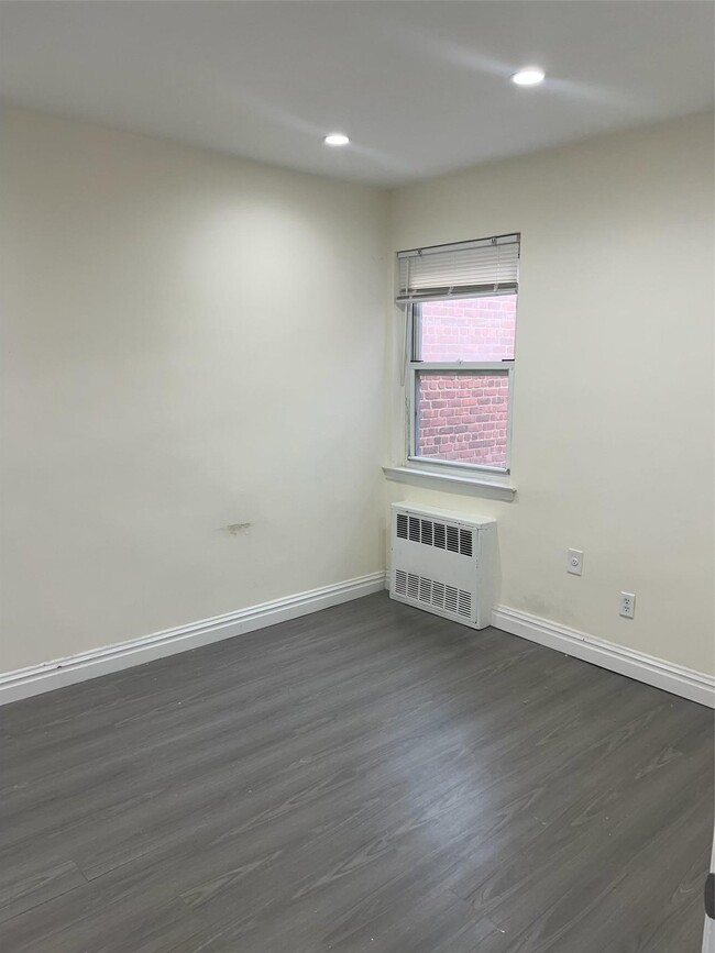 Foto del edificio - 6150 219th St