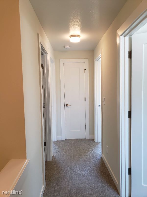 Building Photo - 3 br, 1.5 bath Townhome - 10404 12th Ave Ct S
