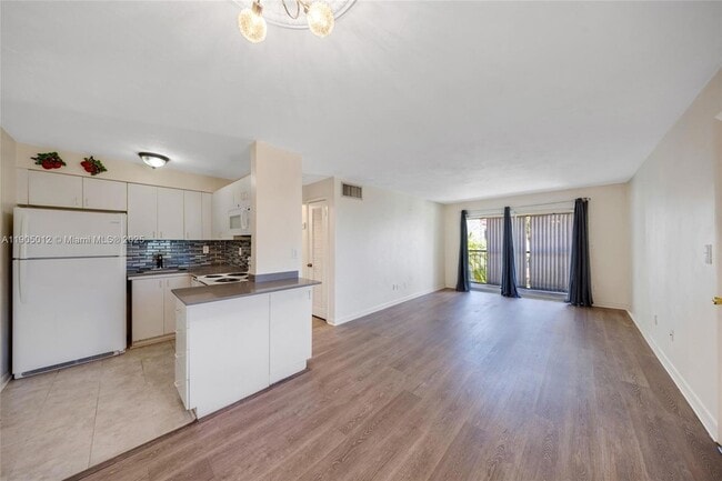 Foto del edificio - 8701 SW 141st St