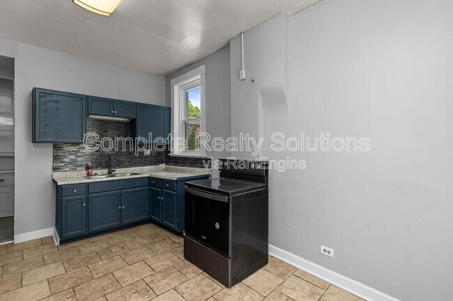 Foto del edificio - 5866 Etzel Ave