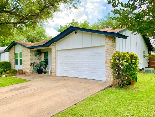 Building Photo - 7514 Uray Dr