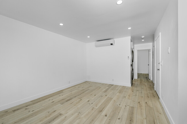 Building Photo - 133 34th St