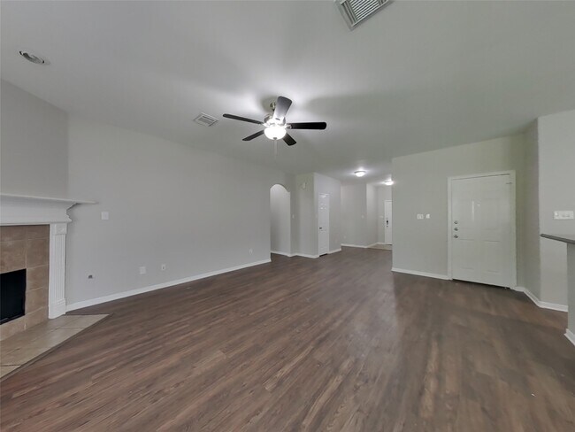 Foto del edificio - 3126 Lake Breeze Ln