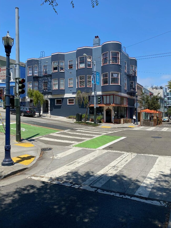 Building Photo - 210 Page St