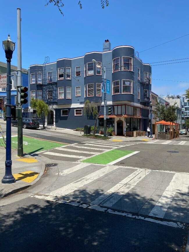 Foto del edificio - 210 Page St