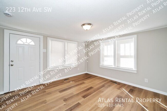 Foto del edificio - 223 12th Ave SW