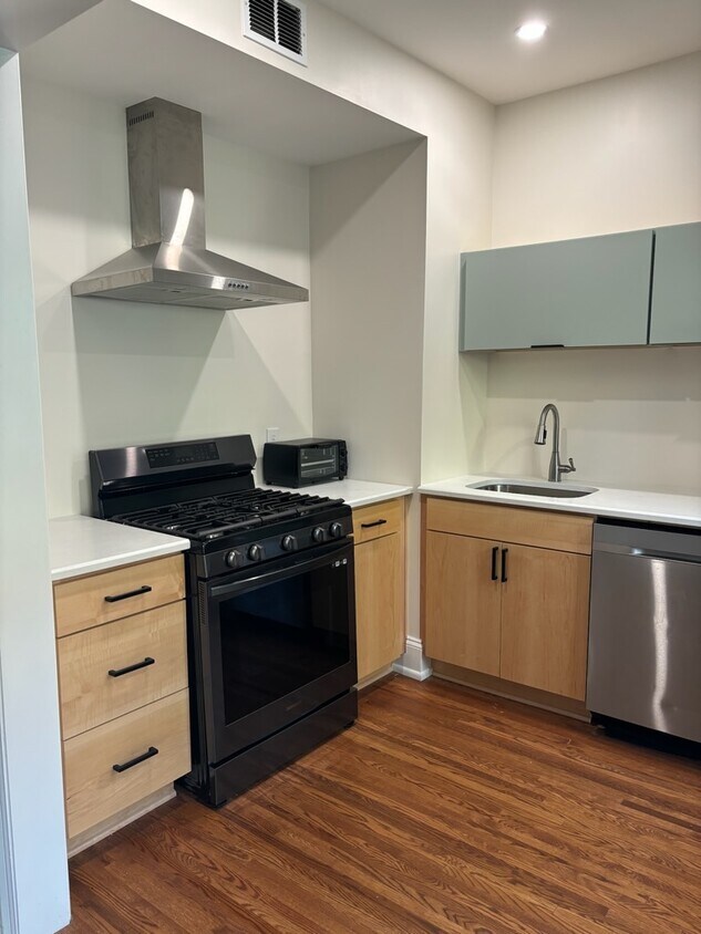 Primary Photo - 1093 Ellicott St