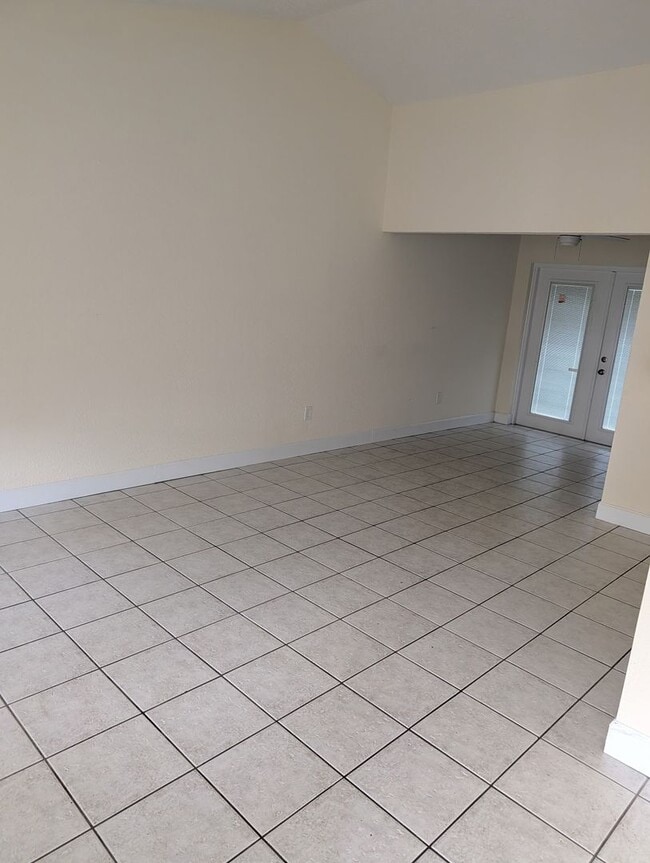 Photo - 1382 Birkdale Dr Apartment