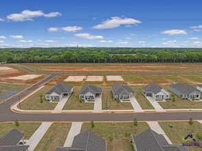 Building Photo - 402 Jewelle Rd