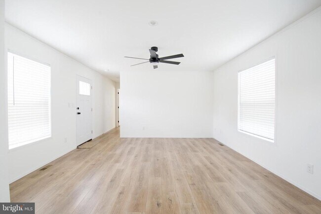 Foto del edificio - 161 Carnation Dr