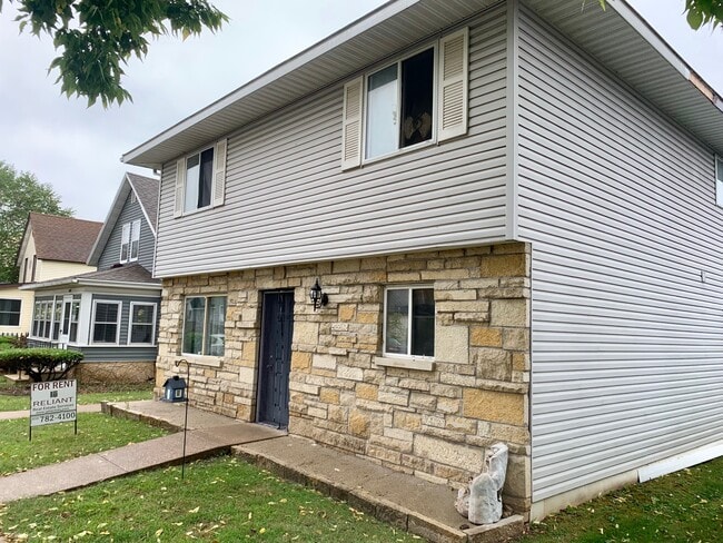Building Photo - 1415 Caledonia St