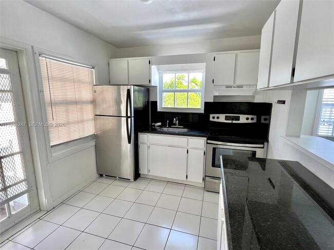 Foto del edificio - 227 Phoenetia Ave