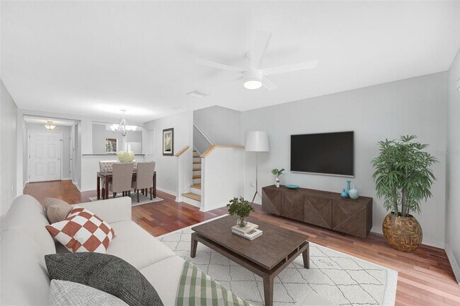 Foto del edificio - 6928 Hawthorne Trace Ln