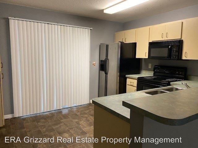 Building Photo - 3 br, 2 bath House - 226 Michigan Ave