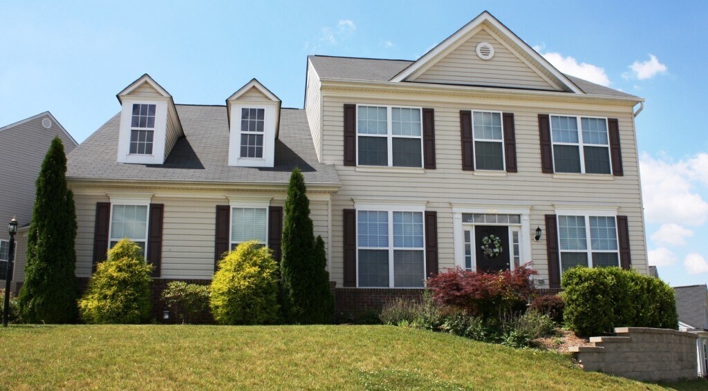 7738 Grand Lake Dr, Seven Valleys, PA 17360 House Rental in Seven