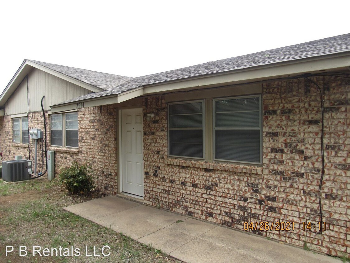 Primary Photo - 2 br, 1 bath House - 7914 NW Crossland Circle