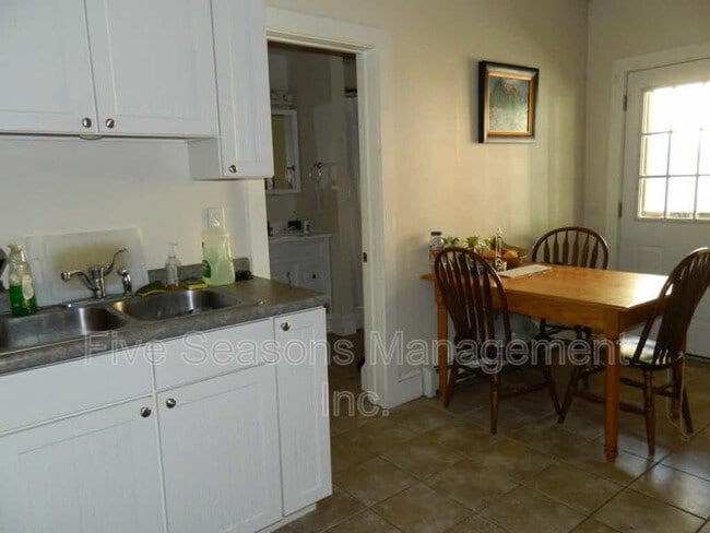 Photo - 70-74 Adams St - 72 Apartment