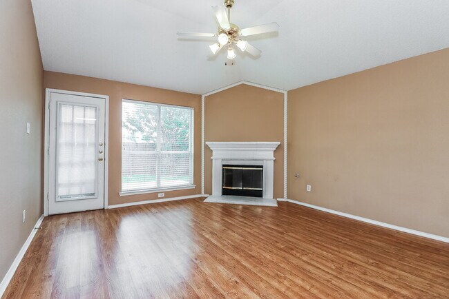 Building Photo - 2525 Concina Way