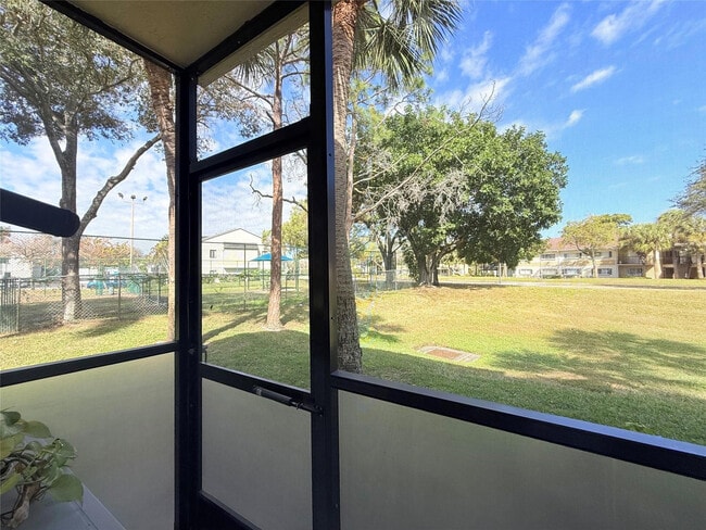 Building Photo - 677 Trace Cir