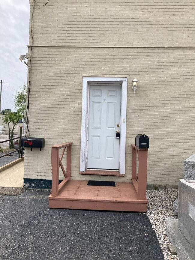 Photo - Second Floor One Bedroom Apartment in Aber...