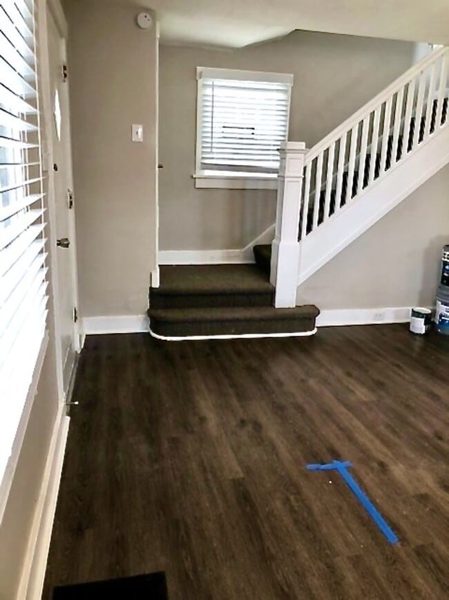 Building Photo - *** Swissvale * Beautiful & Spacious 4 Bedroom / 2 Bath House * Large Fenced in Backyard * Pet Fr...