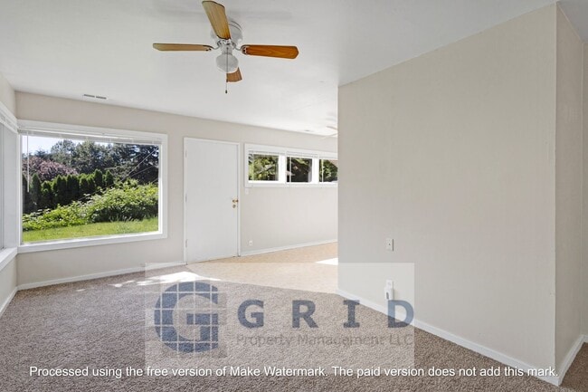 Photo - Charming 2 Bedroom Bungalow Available in N... House