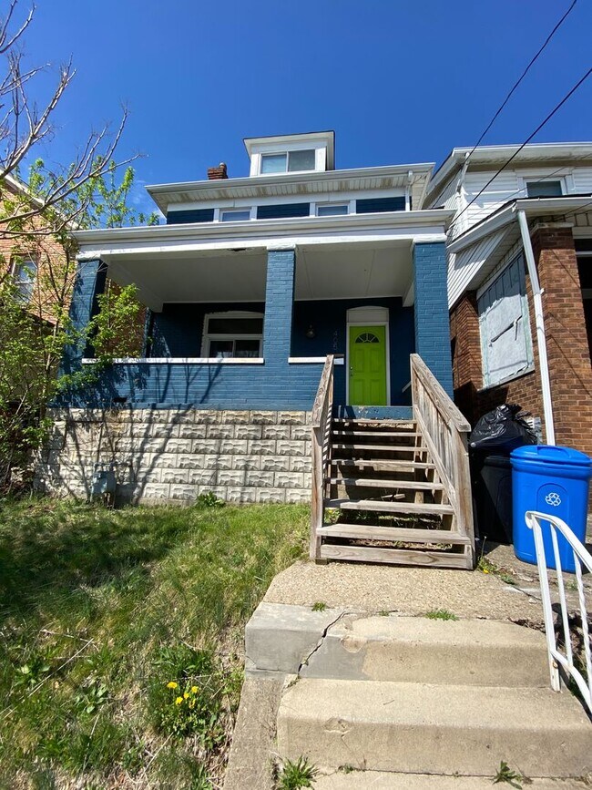 Foto del edificio - AVAILABLE AUGUST  - Traditional 3+ Bedroom Home Located in Mt. Washington!
