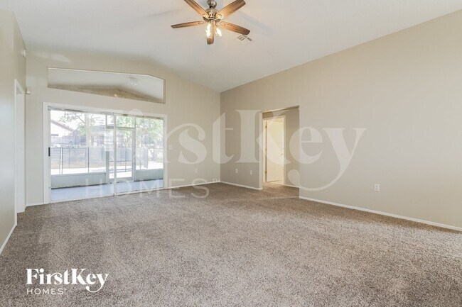 Foto del edificio - 785 Hunt Dr