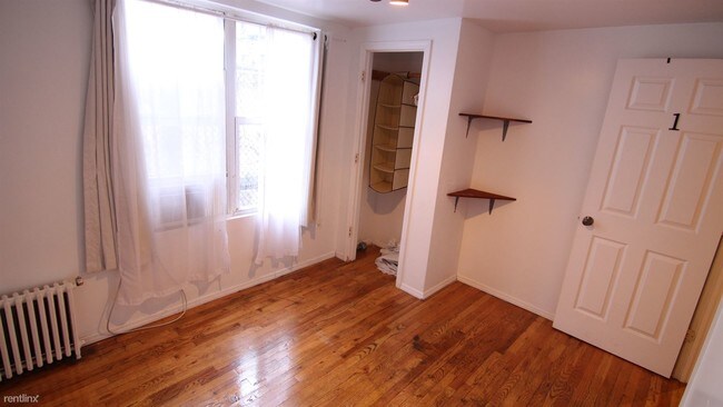 Foto del edificio - 4 br, 1 bath Apartment - 213 N 5th St Unit 1F