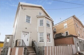 Building Photo - 84 E Jersey St